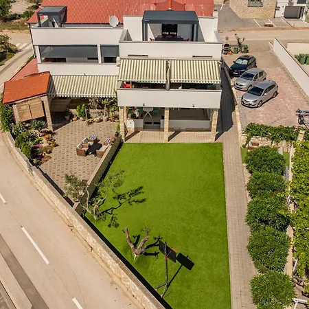 Lovely In With Wifi * Povljana