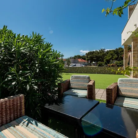1 Bedroom Lovely In