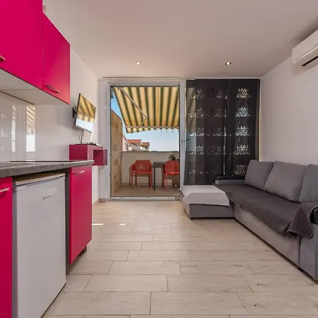 1 Bedroom Lovely In
